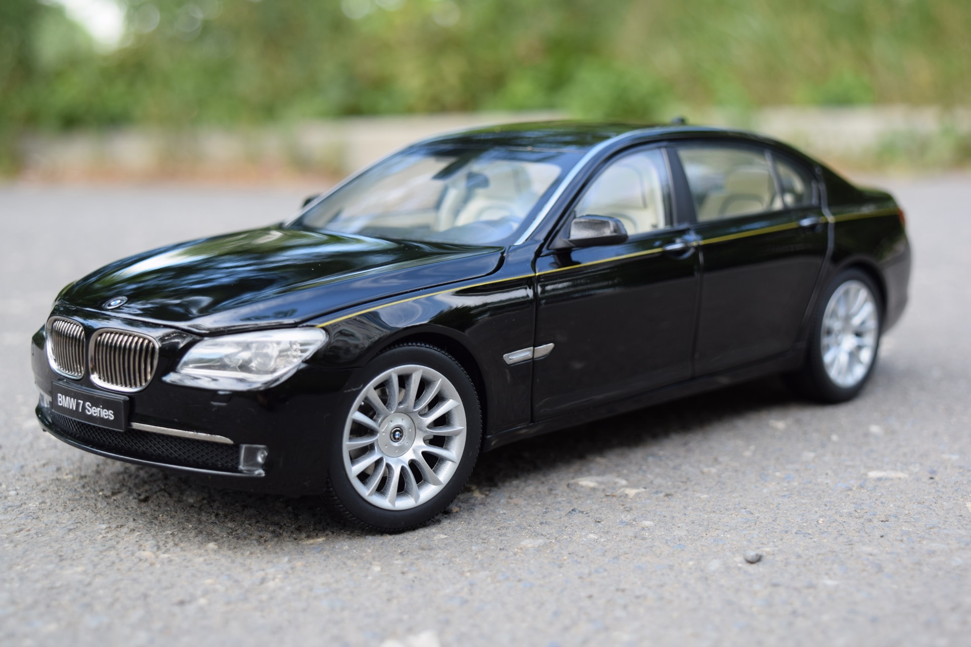 Модель бмв. БМВ 760li f02. BMW 760 f02. BMW 760li e66 Kyosho 1:18. BMW 7 1:18.