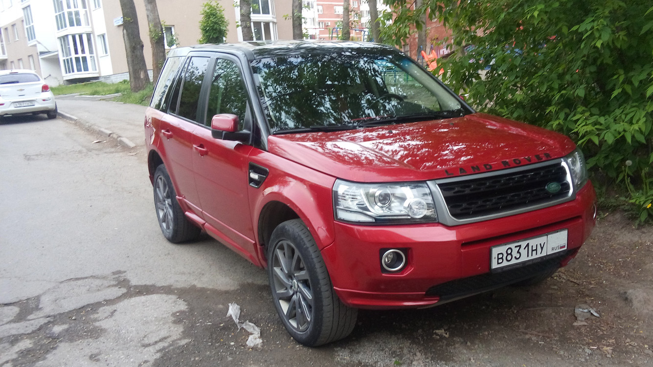 Land Rover Freelander 2 красный