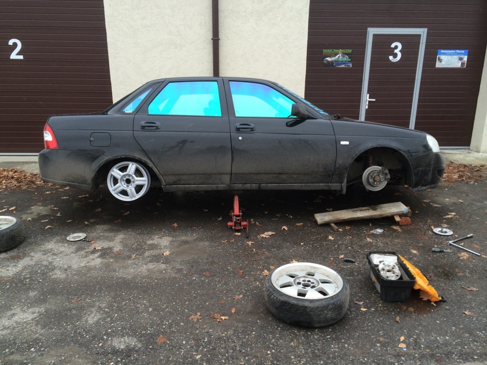 На торусах) — Lada Приора седан, 1,6 л, 2009 года | колёсные диски | DRIVE2
