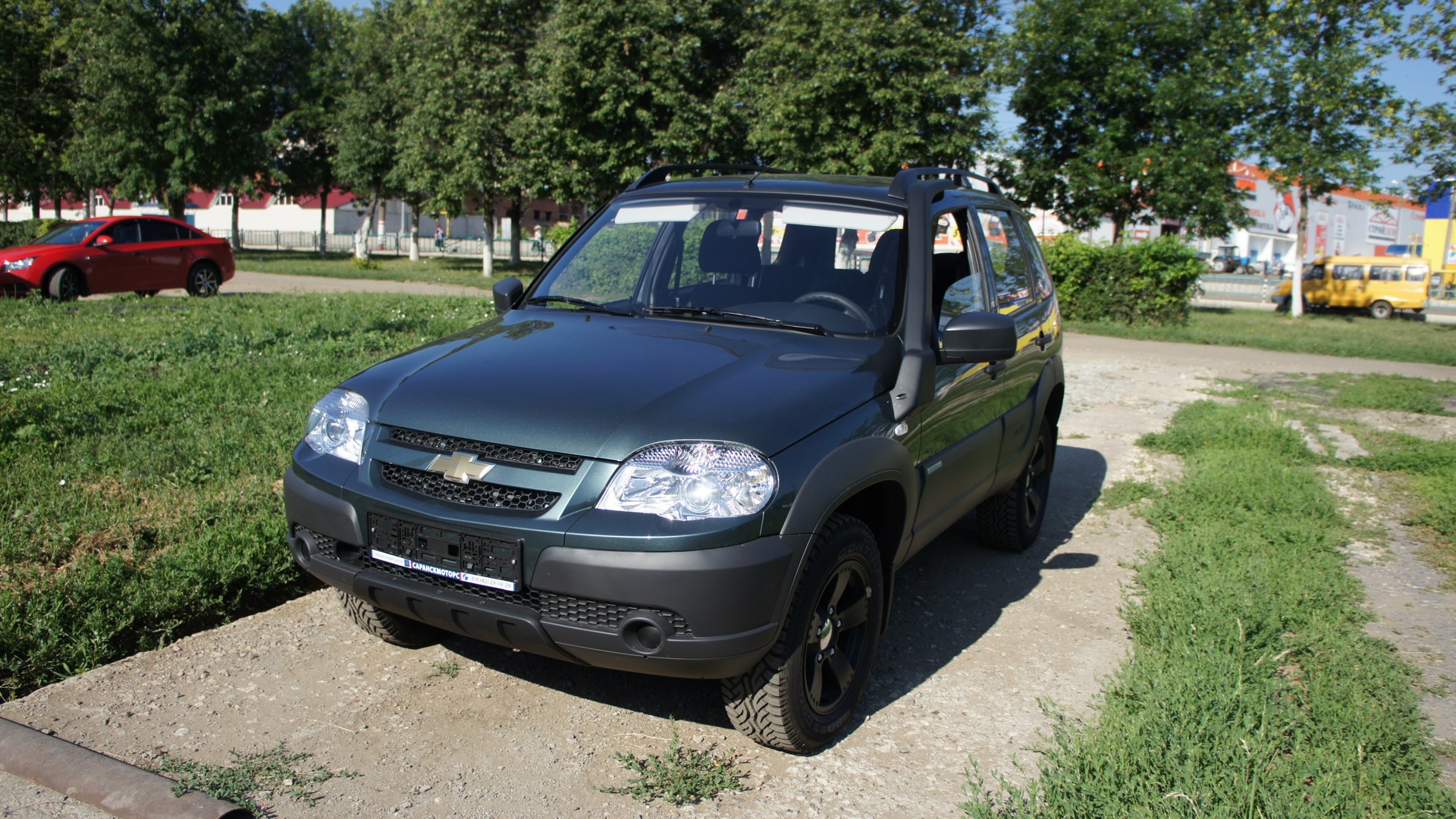 Chevrolet Niva 2.0 бензиновый 2013 | 