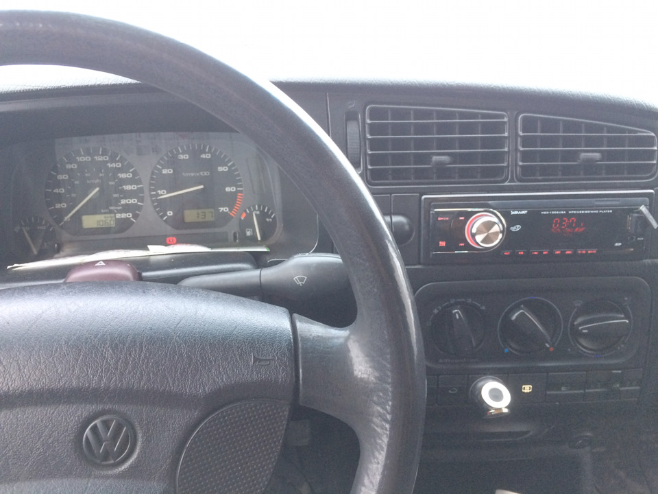 Кнопка аварийки — Volkswagen Golf Mk3, 1,8 л, 1996 года | своими руками ...