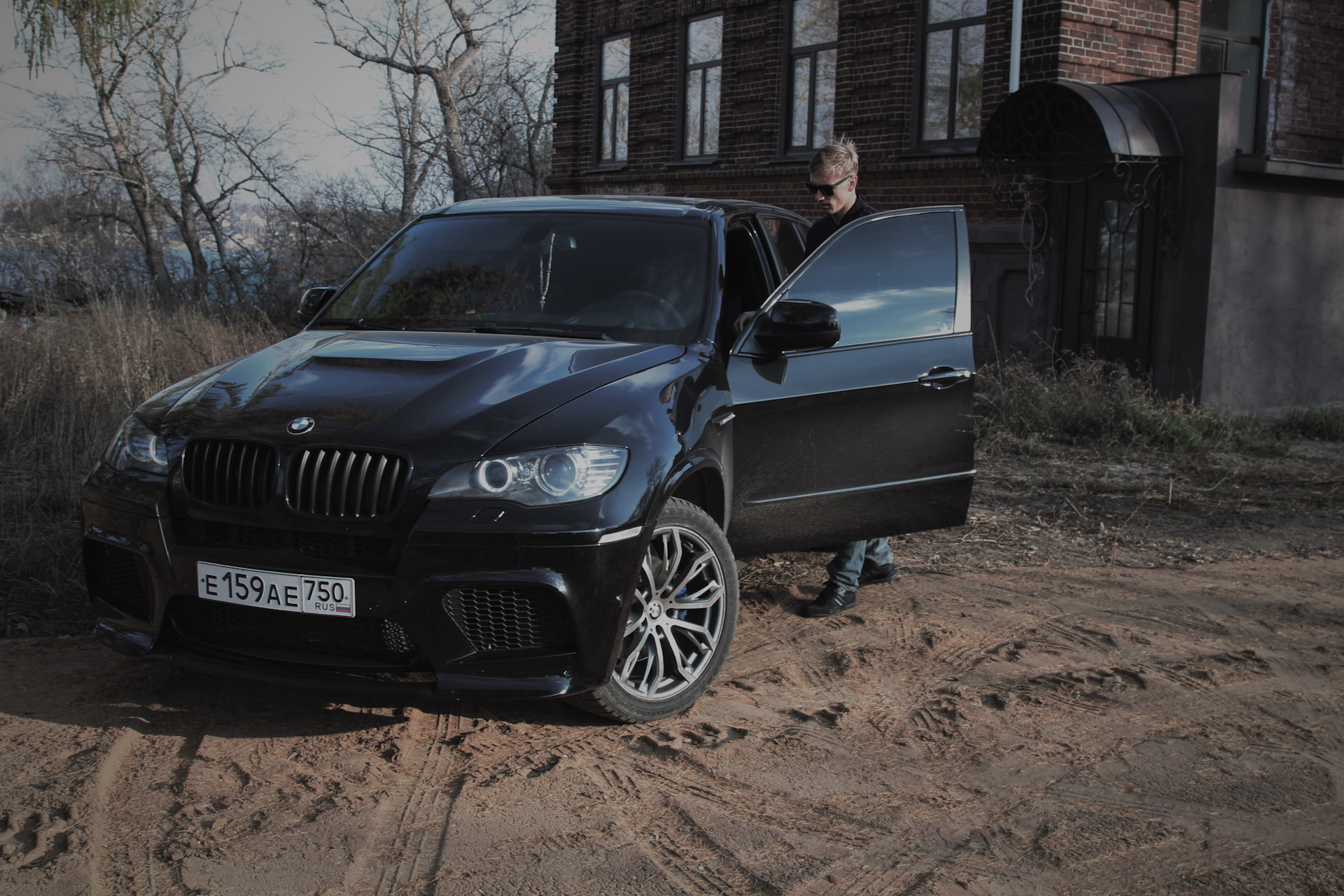 Б мер. BMW x5 черная бумер. БМВ x5 бумер. BMW x5 4.8 бумер 2. БМВ x5 черный бумер.