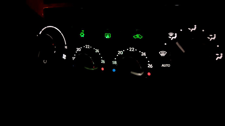 Перепайка диодов центральной панели — Chrysler 300 (300C) (1G), 5,7 л ...