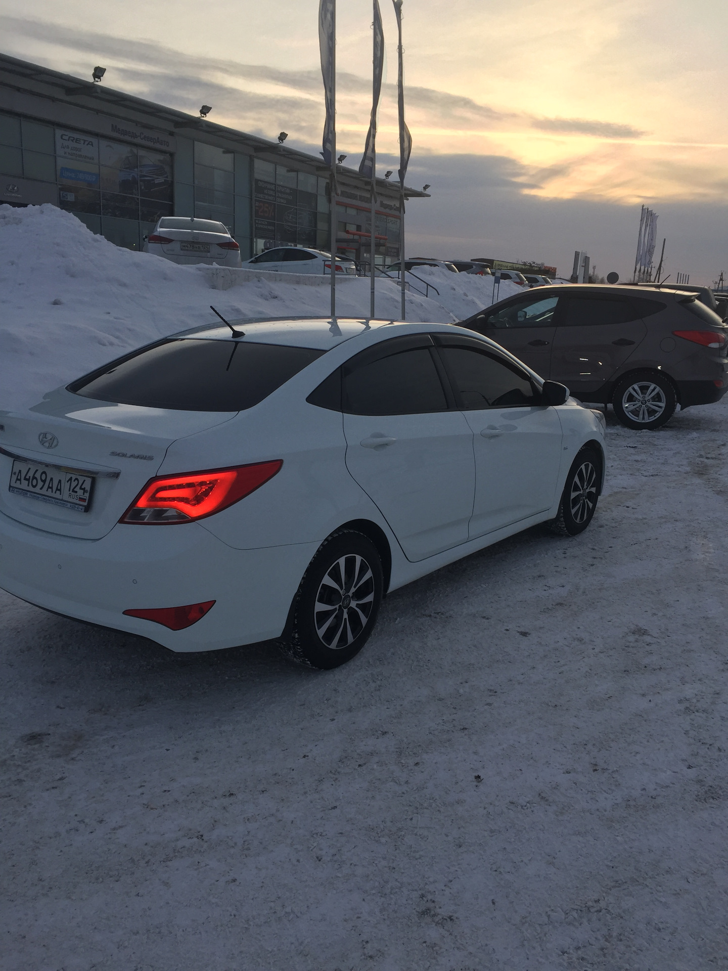 Солярис причины. Hyundai Solaris заводится. Hyundai Solaris 2014 поломки. Хозяин Hyundai Solaris 561. Машина Хендай Солярис заводи.