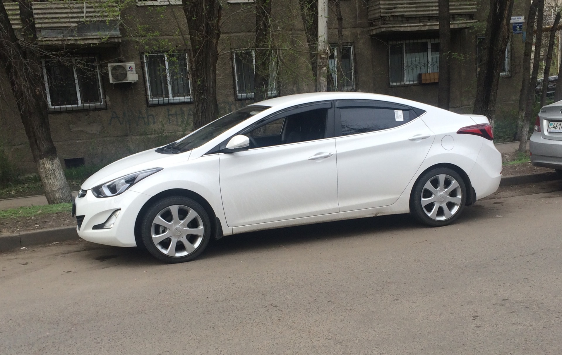 Hyundai elantra drive2