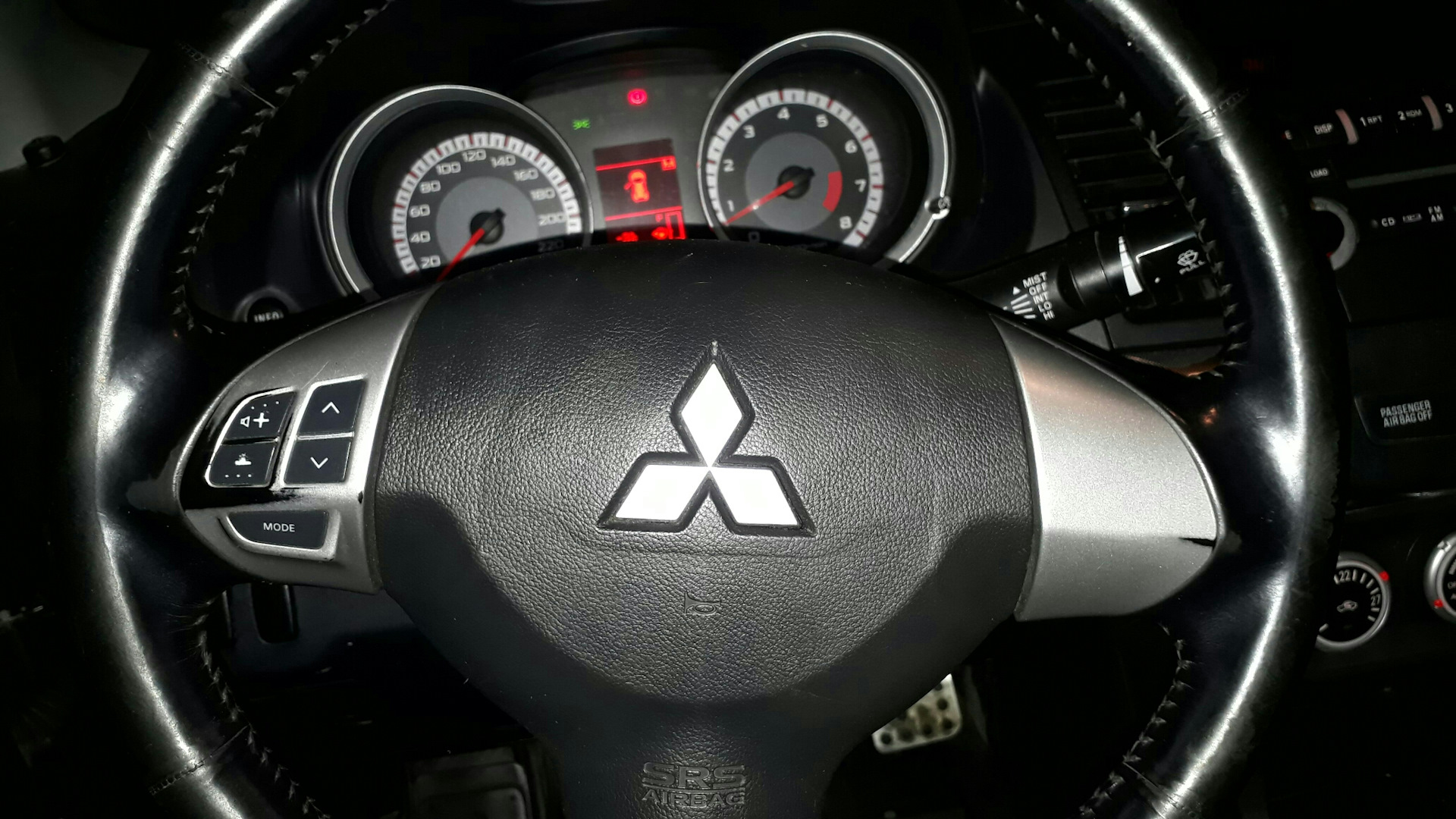 Руль мицубиси лансер. Руль Mitsubishi Lancer 10. Руль Митсубиси Лансер 10. Руль на Мицубиси ланцер10. Рулевое колесо Митсубиши Лансер 10.