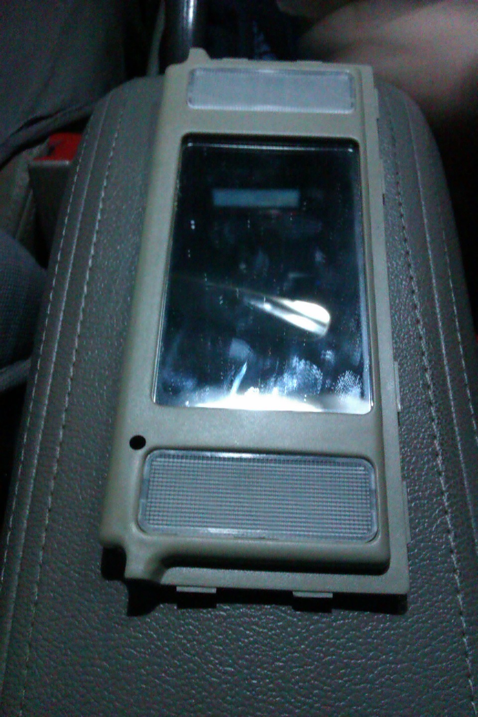 Пришлось снимать само зеркало! Ничего сложного. Снизу защелки, поддеваешь сверху чем нибудь тоненьким и вытаскиваешь! — ТагАЗ Vortex Estina