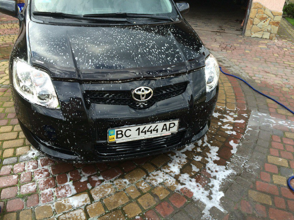 Мухобойка на капот — Toyota Auris (1G), 1,6 л, 2009 года | стайлинг ...