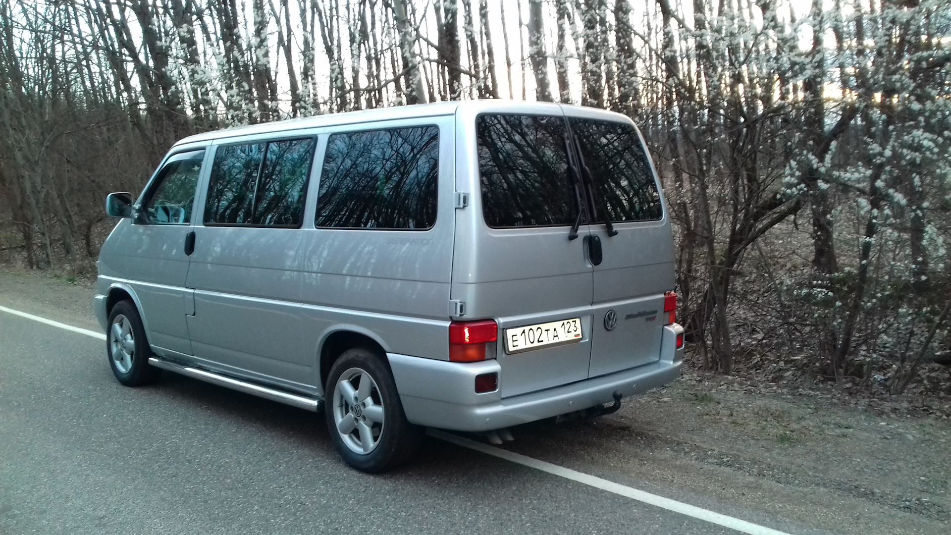 Фольксваген мультивен 2.5 дизель. Multivan t4 2.5 TDI. Multivan Generation t4. VW Multivan 2002. Фольксваген Мультивен 2001генератион.