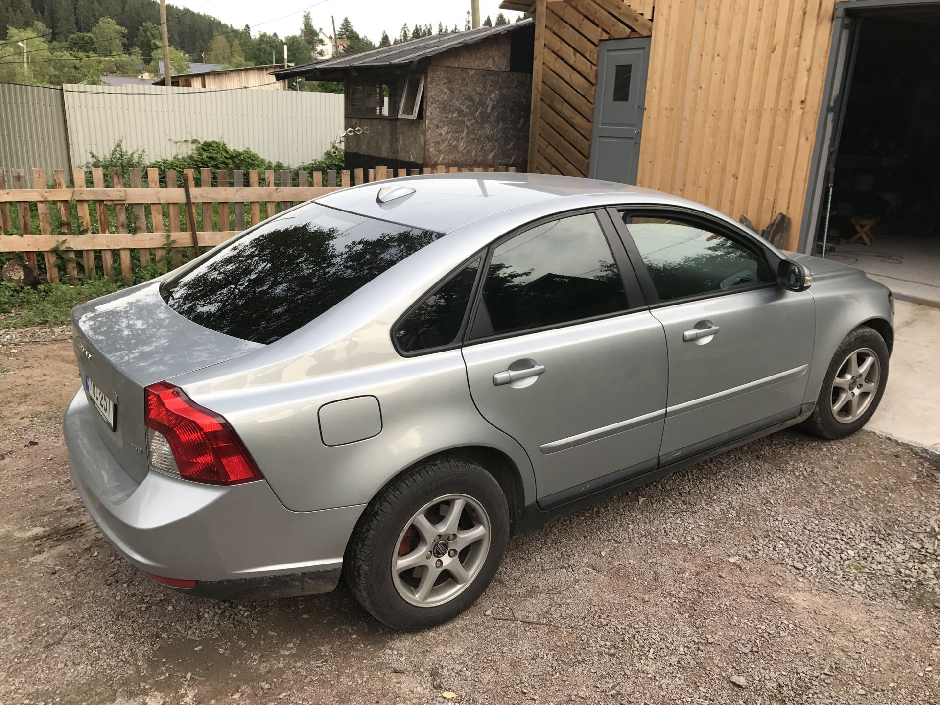 Затонировал) — Volvo S40 (2G), 1,6 л, 2008 года | стайлинг | DRIVE2