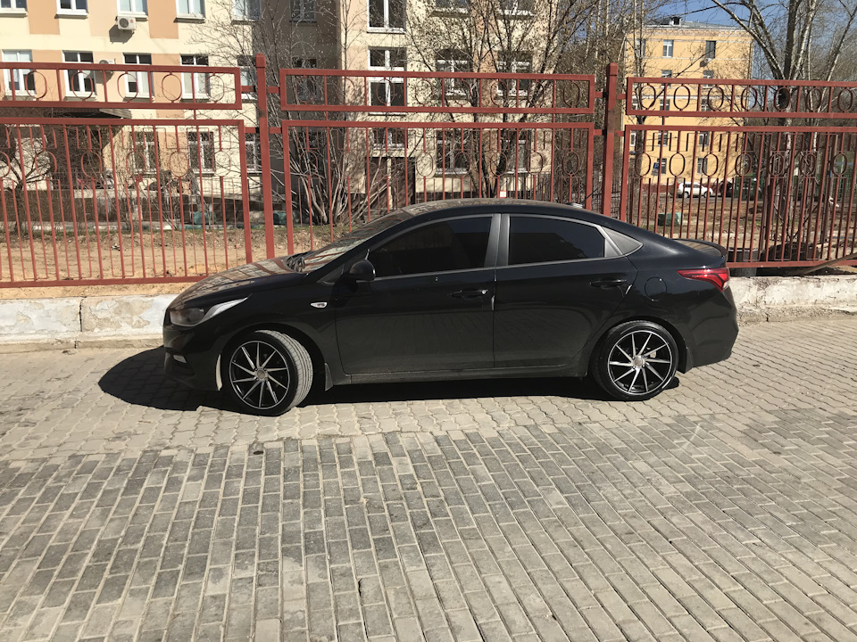 17 черный. Черный.Hyundai.Solaris r17. Et40 Солярис r17.