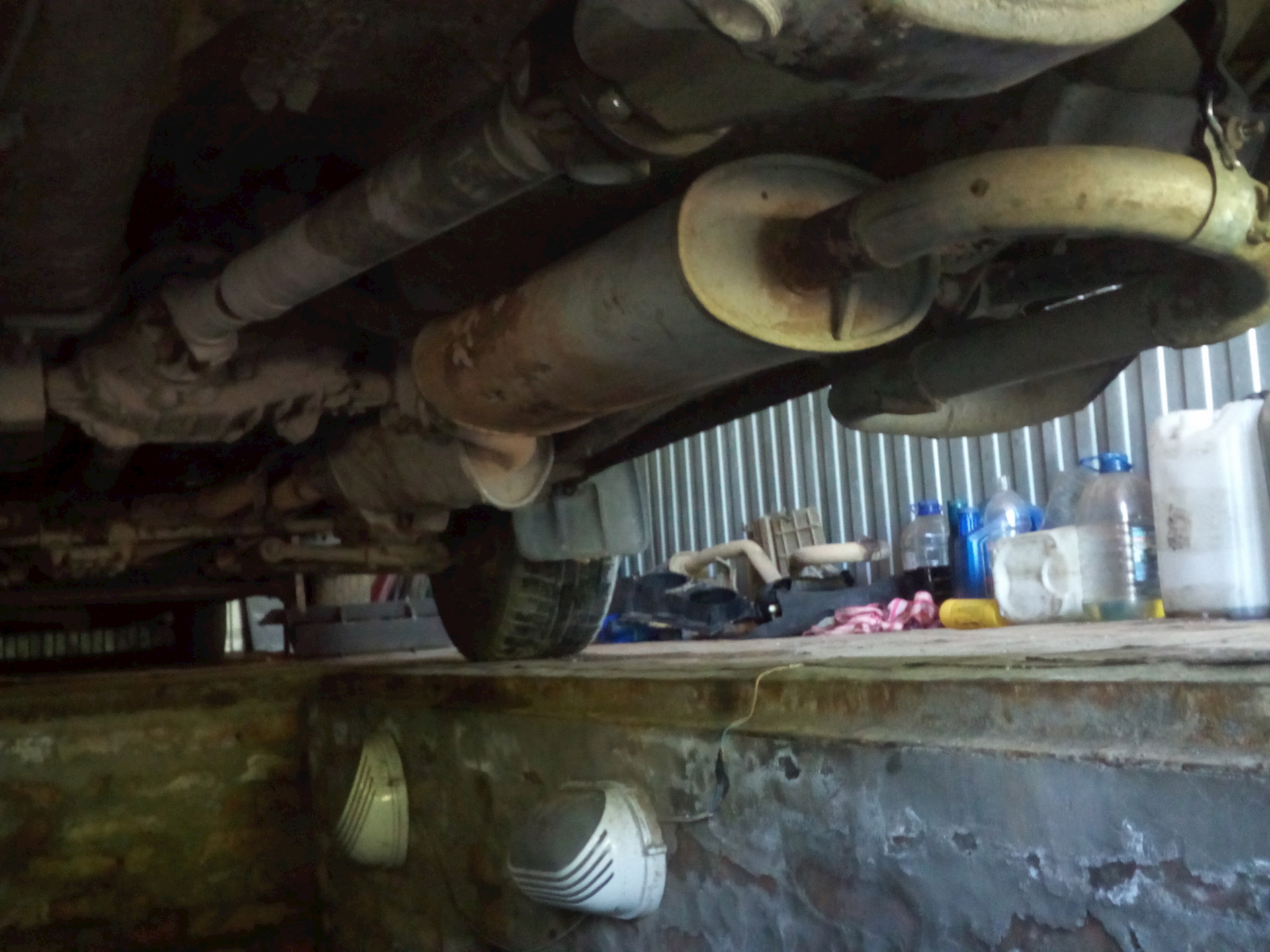 баллон под днище — Chevrolet Niva, 1,7 л, 2007 года | своими руками ...