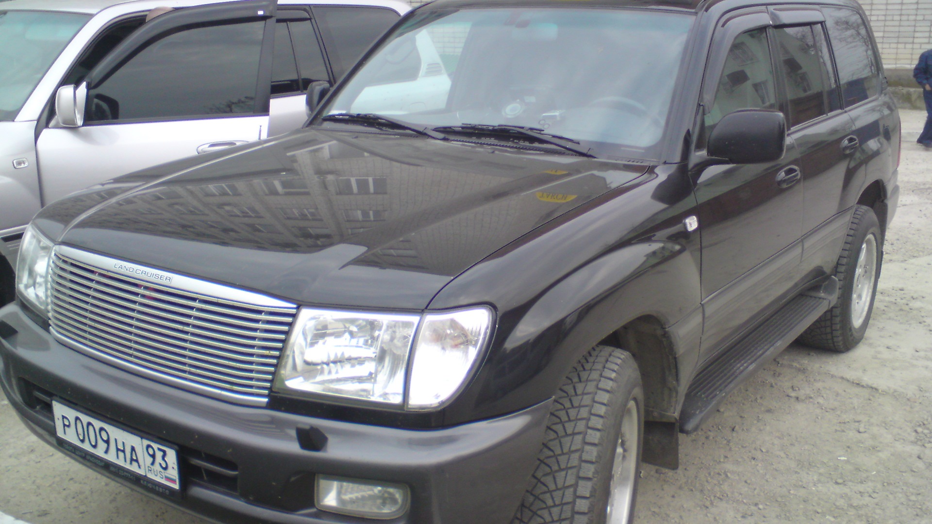 Toyota Land Cruiser 100 4.7 бензиновый 2003 | 