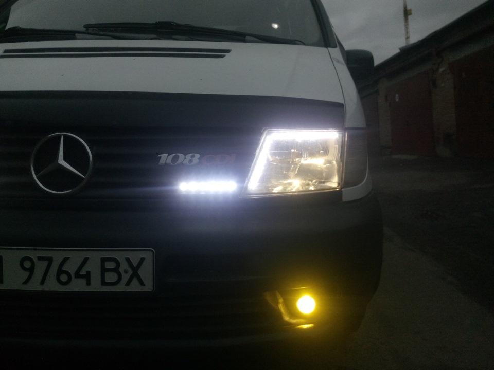 Mercedes vito w639 2012. Мерседес вито ближний свет. Фары мерседес виано 639. Мерседес вито ближний свет. Лампочка ближнего света мерседес 221.