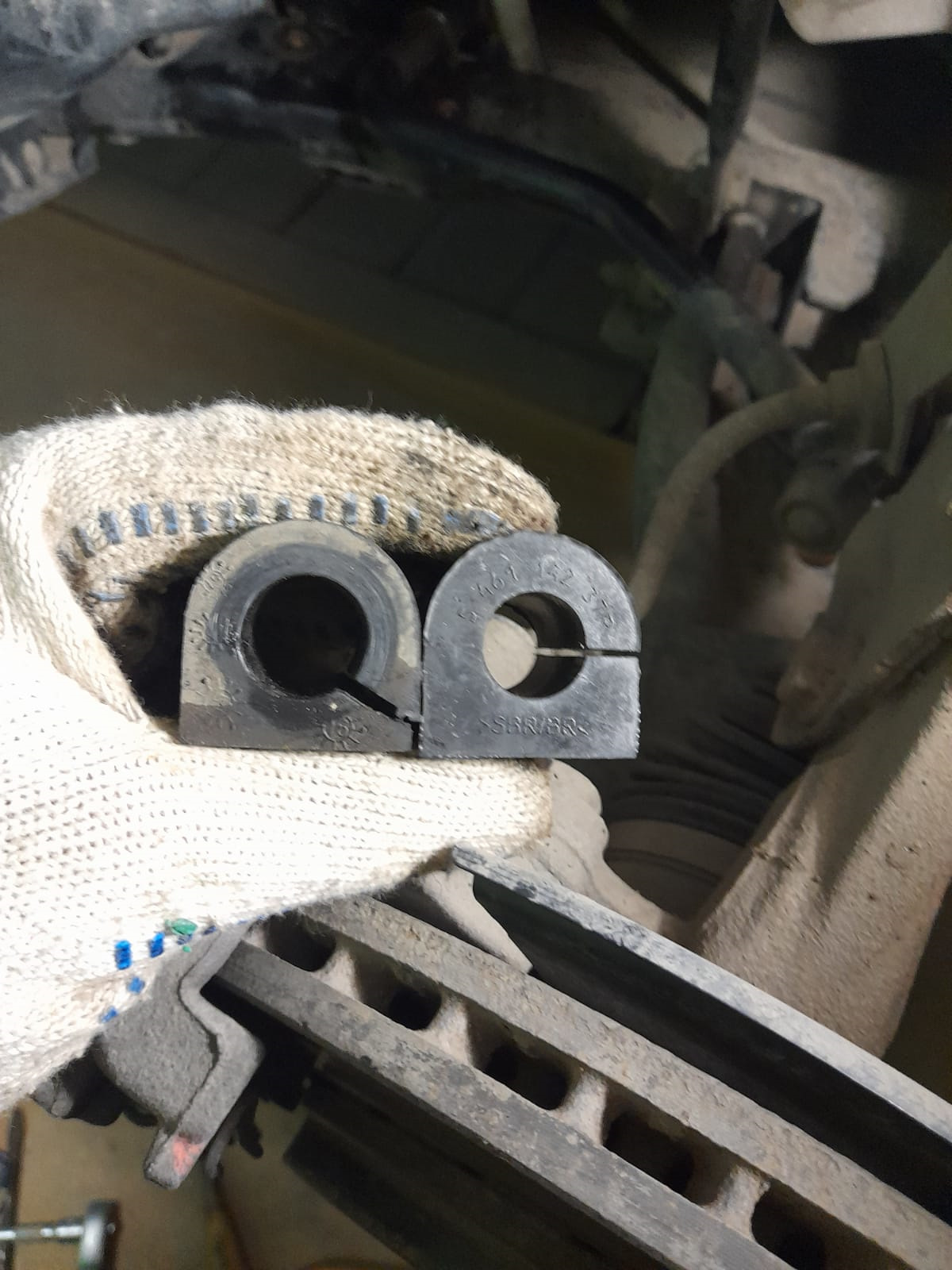 Подушки стабилизатора SEVI 22216040 на дастер — Renault Duster (1G), 2 ...