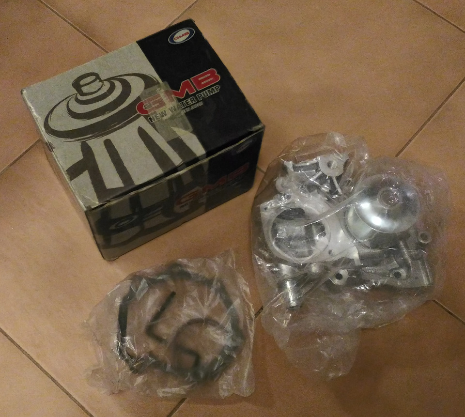 Помпа новая GMB GWSU-12A — 1000р. Брал на импрезу EL15, не пригодилось. — Subaru Outback (BH). Запчасти на фото: GWSU12A