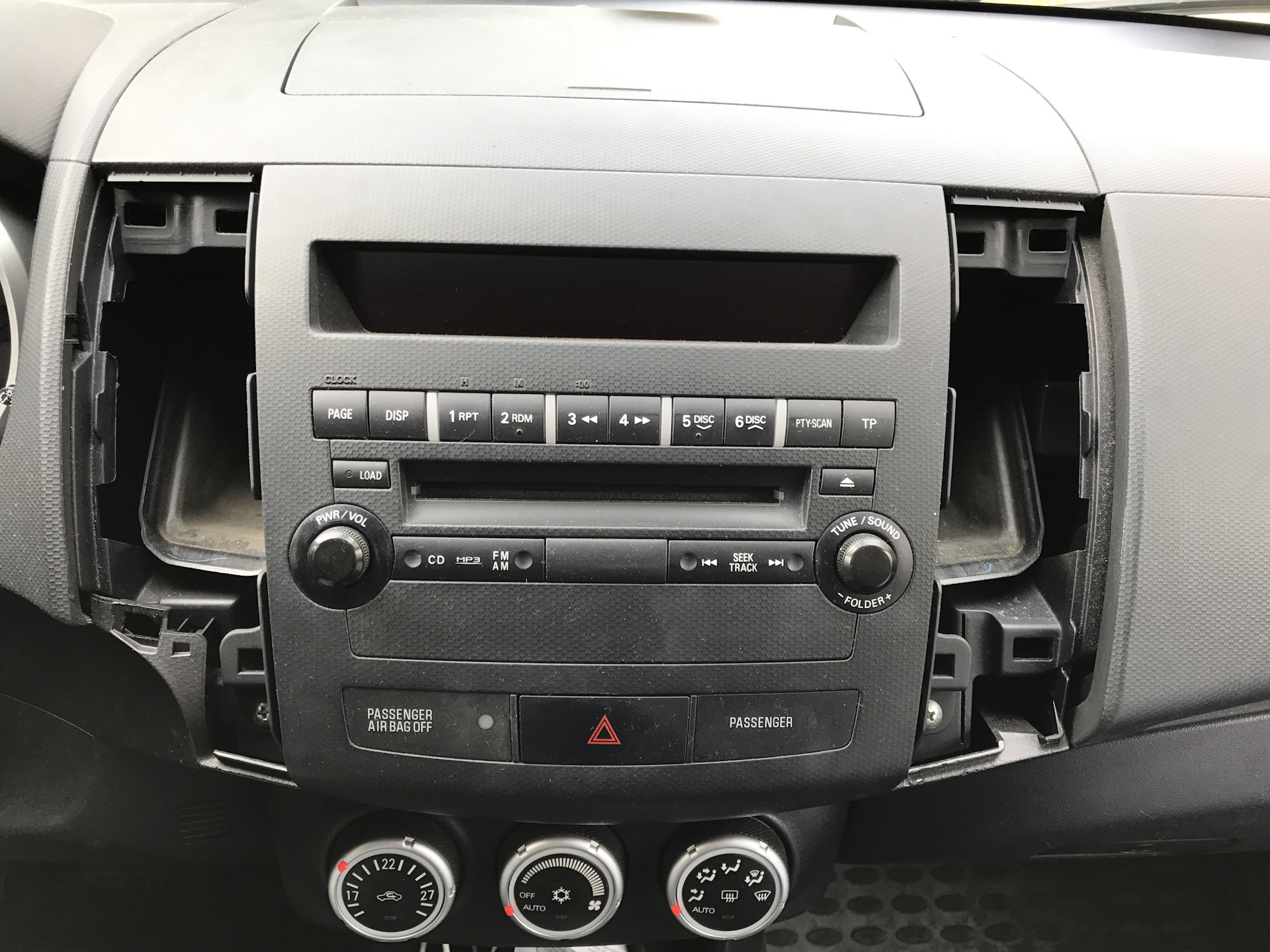 Бюджетная смена ГУ upd - Peugeot 4007, 2,4 л, 2008 года автозвук DRIVE2