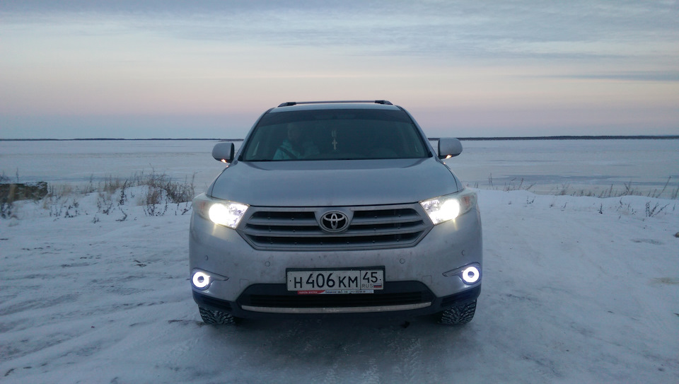 Примерки. ДХО в штатные фары. Toyota Tundra, Toyota Highlander - High Performanc