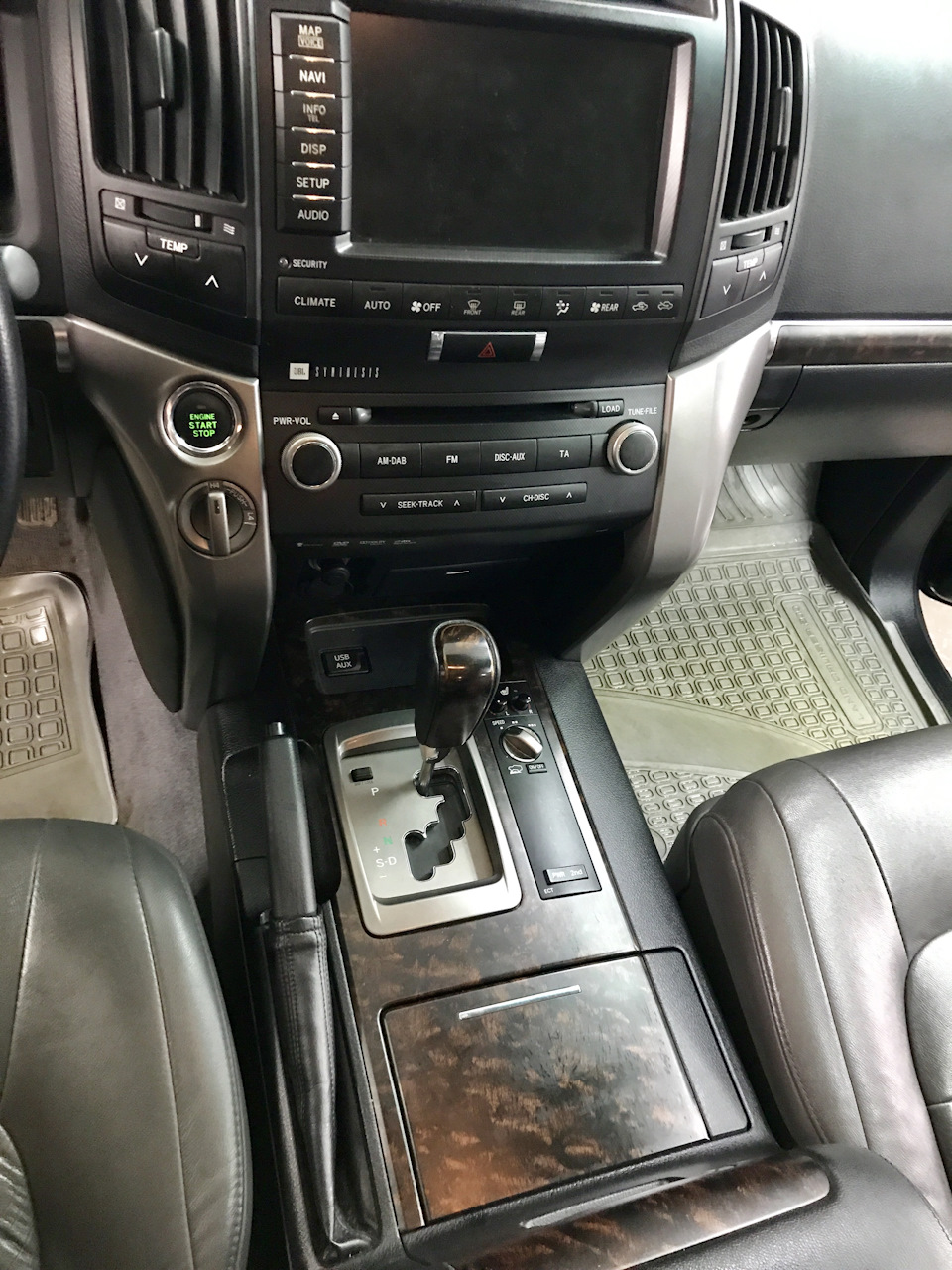 Как снять магнитолу ленд крузер 200 Как выглядит салон Toyota Land Cruiser 200 на 80 000 км - Toyota Land Cruiser 20