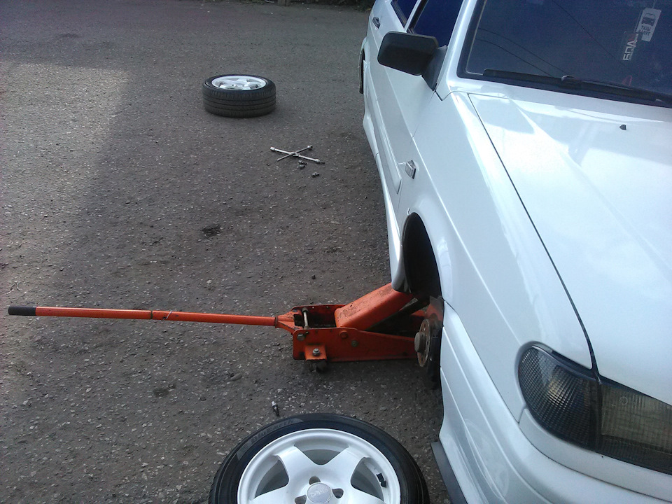 Летняя резина 195/50 R-15 "Yokohama AE01", супер резина) — LADA 2114, 1 ...