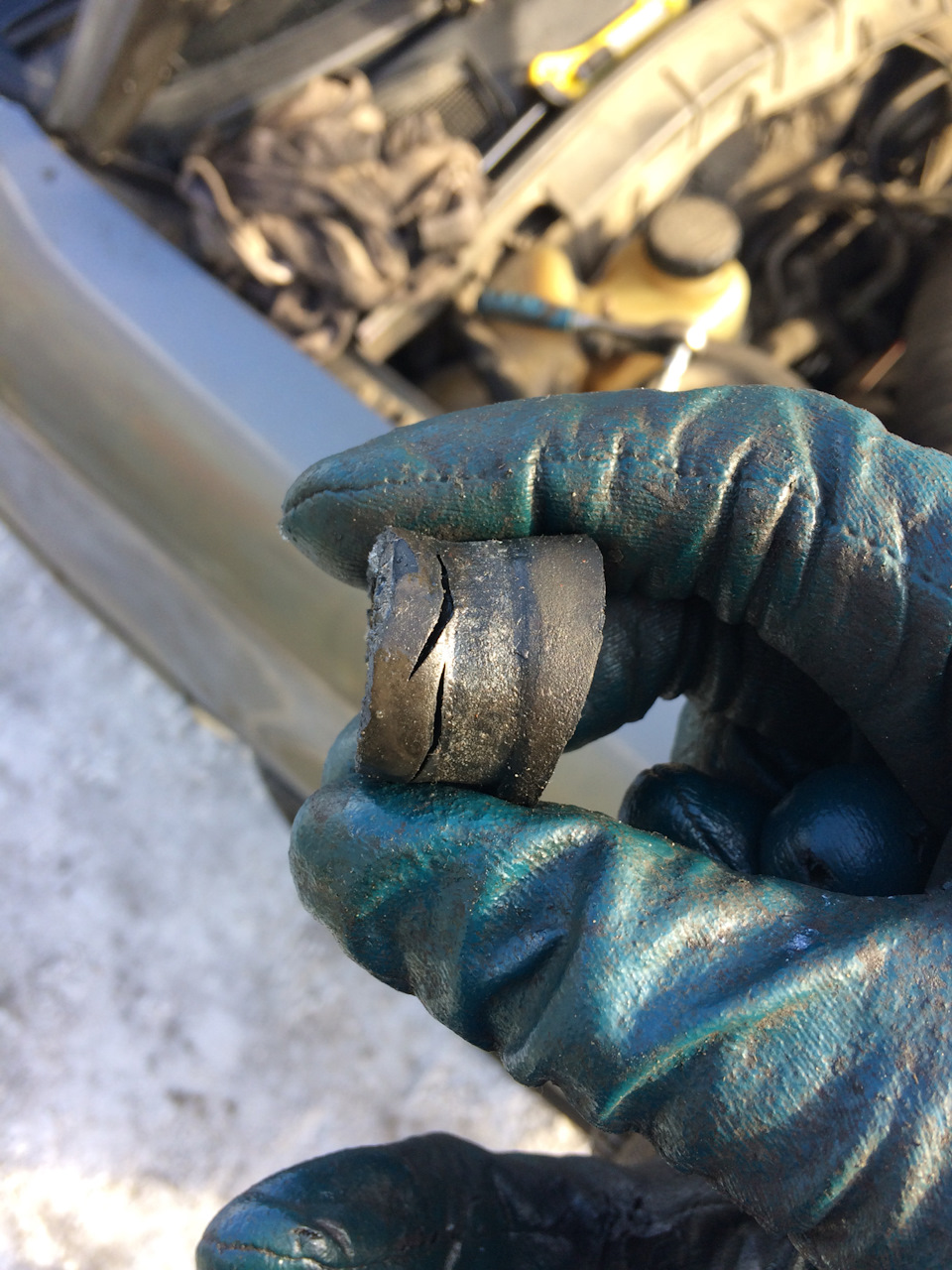 Запах антифриза в салоне. Треснул патрубок радиатора печки. — Opel ...