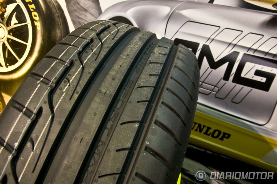 Летняя резина данлоп. Данлоп спорт Макс RT 205 55 16. Данлоп спорт Макс РТ. Dunlop SP Sport Maxx rotation. Dunlop 295/30 r22.