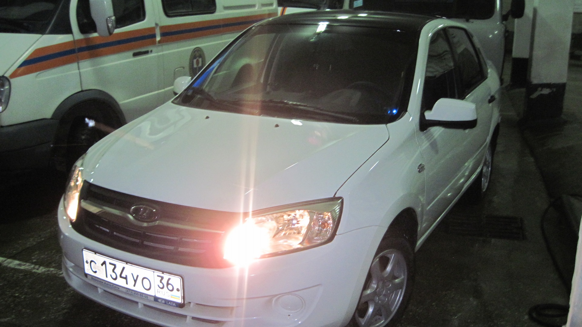 Lada Гранта 1.6 бензиновый 2012 | White Ice на DRIVE2