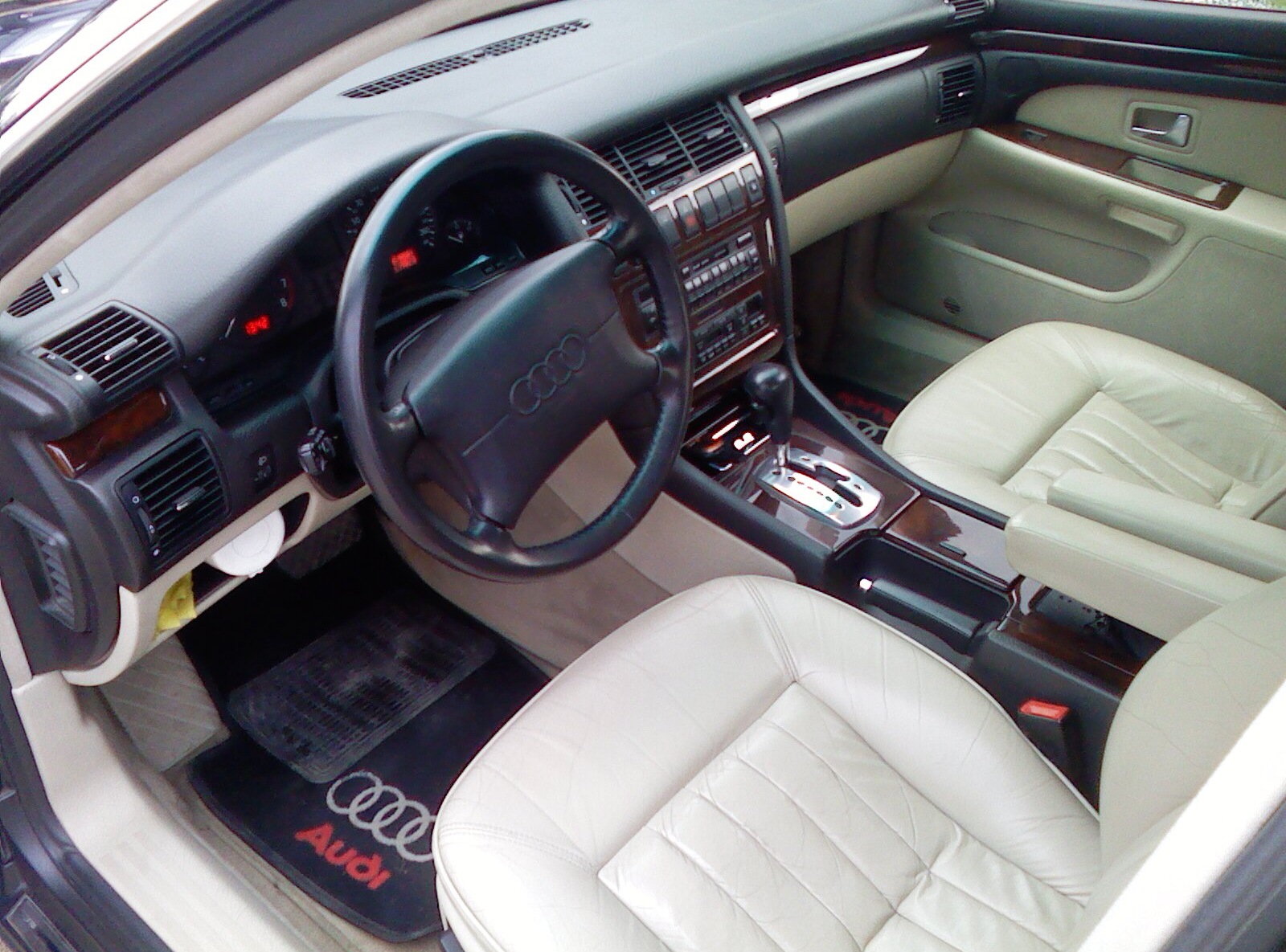 Фото в бортжурнале Audi A8 (D2)