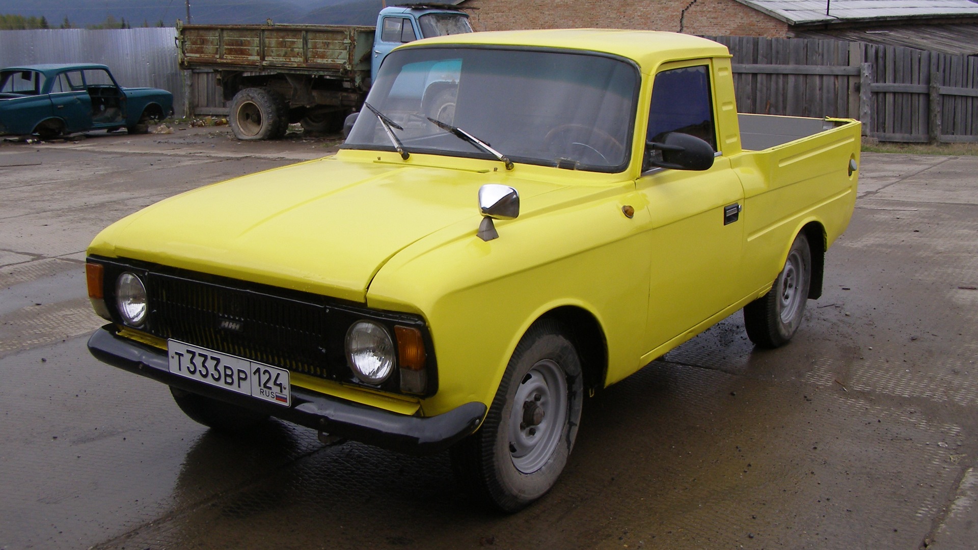 Автомобиль ИЖ 2715