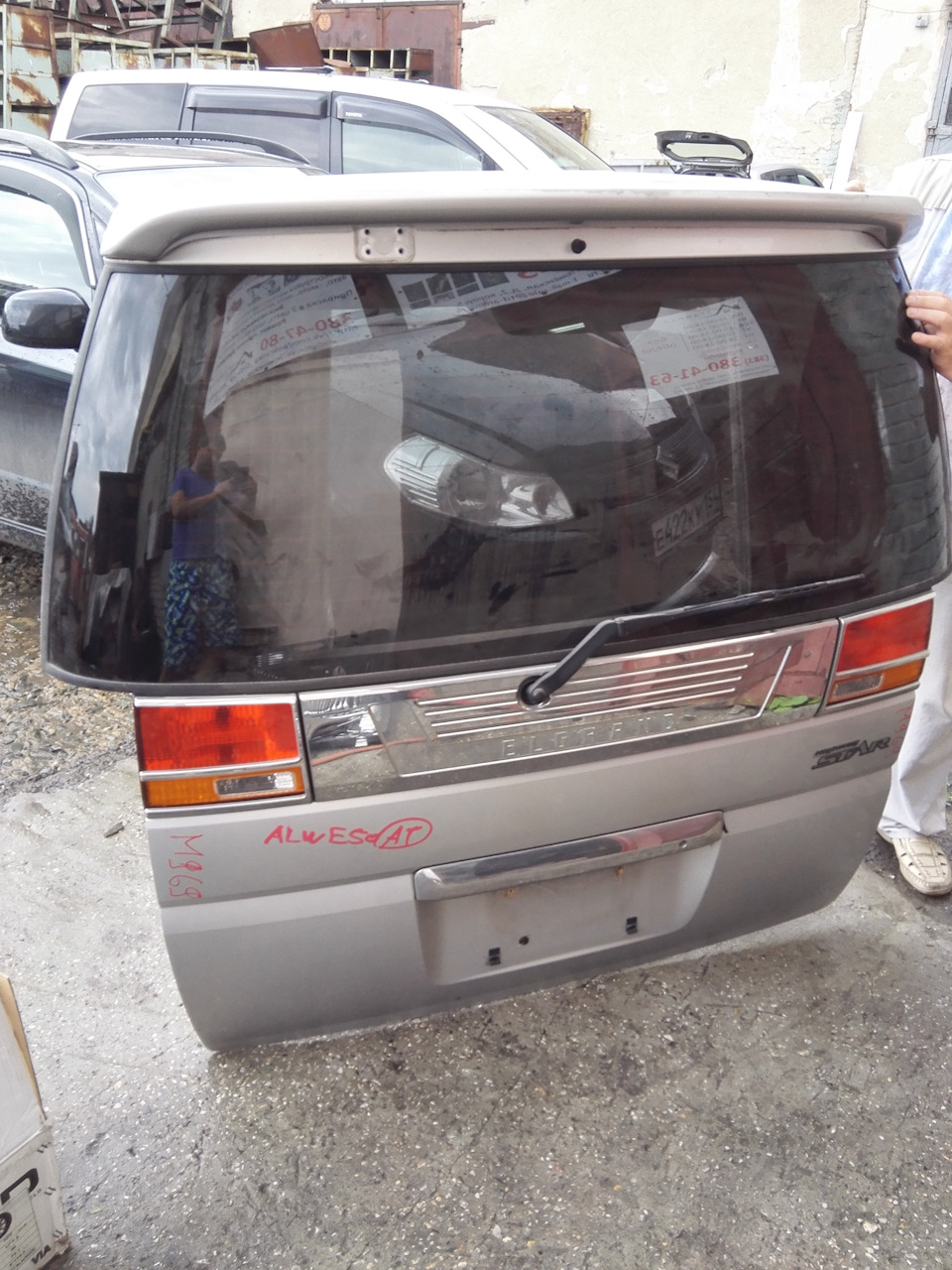 Куплена новая задняя дверь — Nissan Elgrand (E50), 3,2 л, 1997 года |  запчасти | DRIVE2