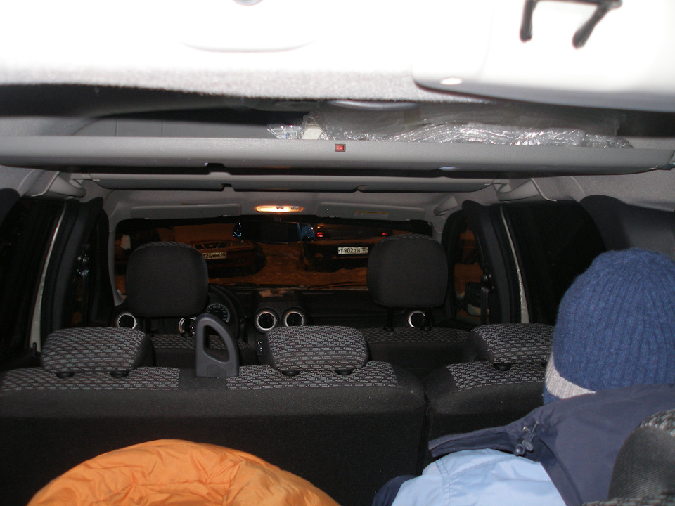 Не мешает ли вторая потолочная полка пассажирам. — Lada Ларгус, 1,6 л ...