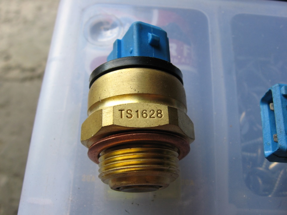 Фото в бортжурнале Peugeot 406. Запчасти на фото: TS1628