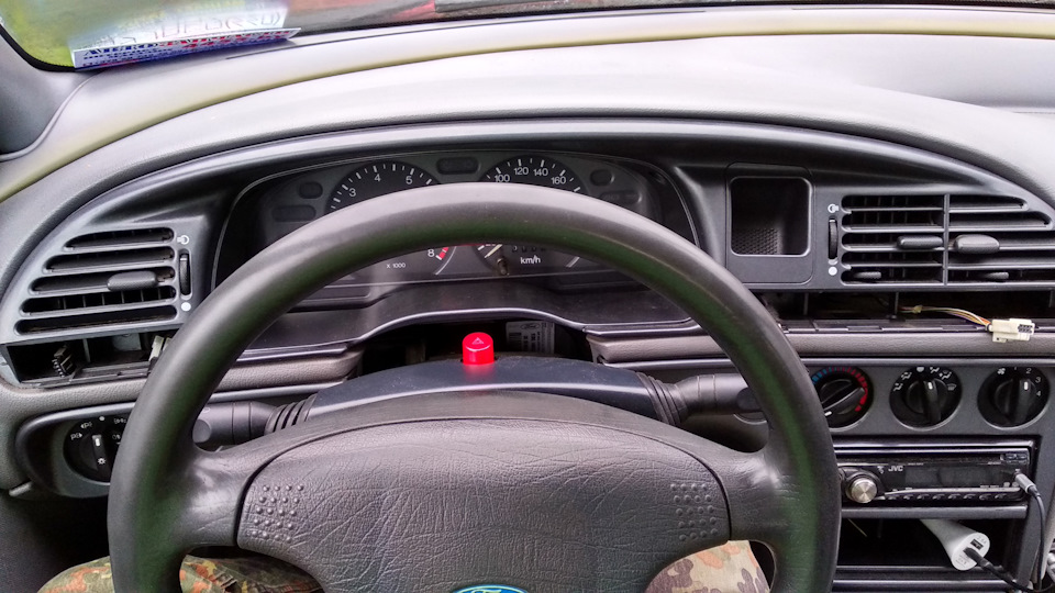 Замена лампы в подсветке приборной панели — Ford Mondeo I, 1,8 л, 1993 ...