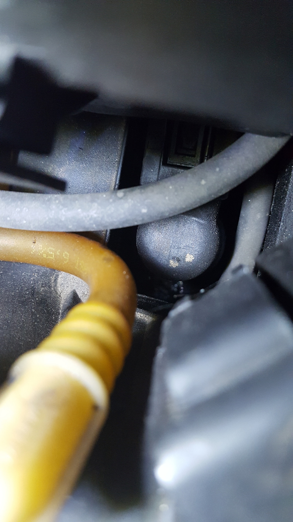 Течь топлива — Ford Fiesta (Mk V), 1,4 л, 2007 года | поломка | DRIVE2