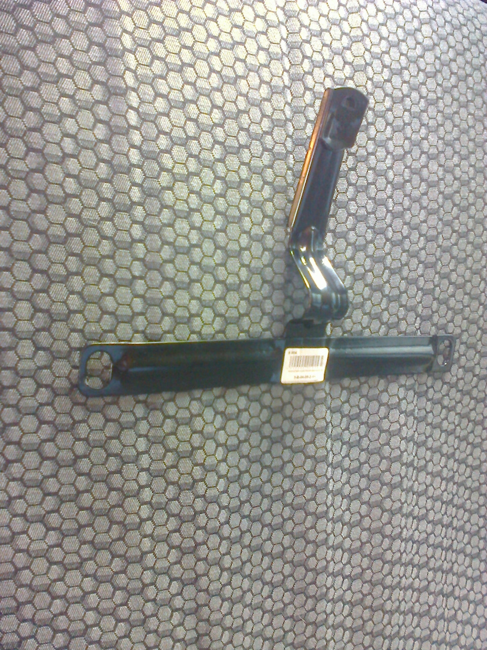 Покупка ГУ «Alpine CDE-180R», замена датчика фаз, крепление салонного ...