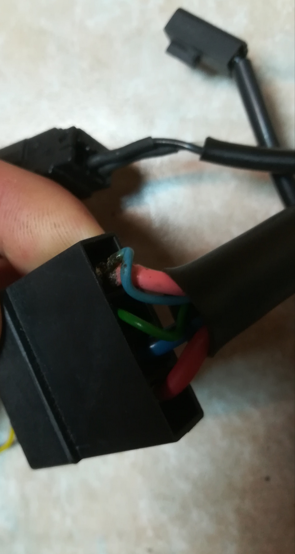 Сделал подсветку замка зажигания и Функцию АСС для штатной ммс приора ...