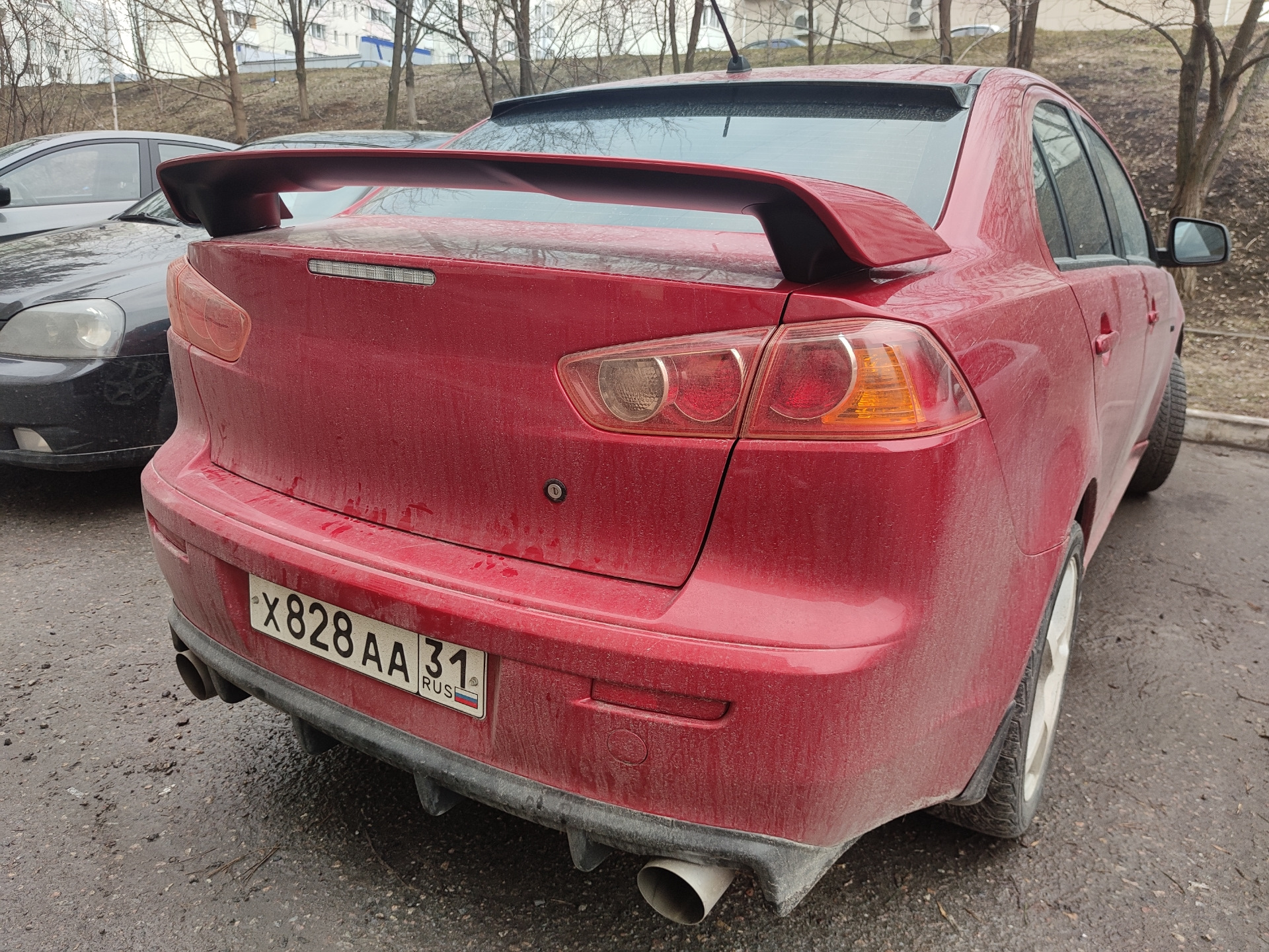 Спойлер своими руками из стекловолокна. Спойлер на авто. Покраска спойлера на крыше на грузовом авто. Покраска спойлера своими руками. Красим спойлер.