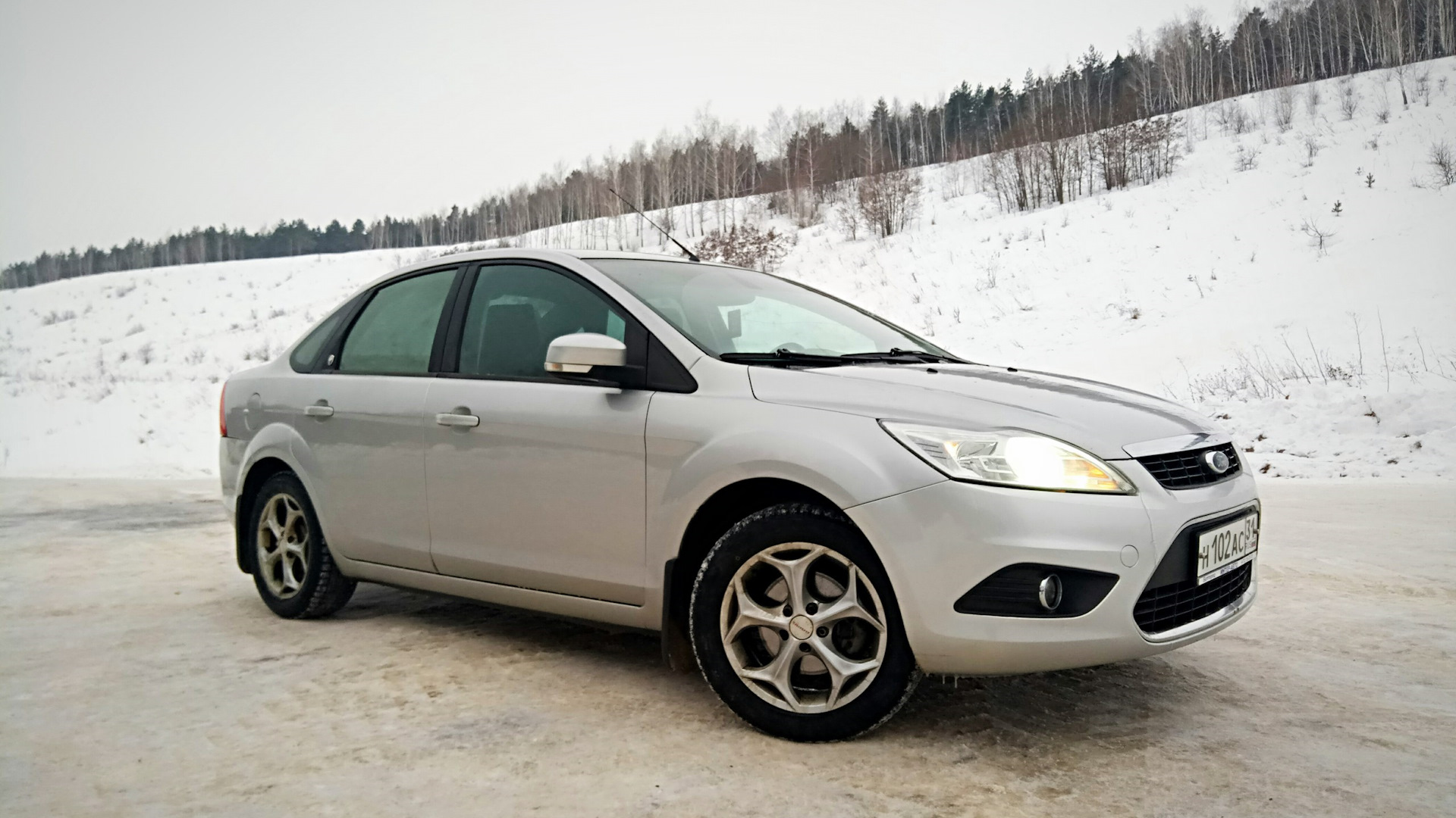 Форд фокус 2 1.6 115 л с. Ford Focus 2 2008 Ghia. Снежинка Форд фокус 2 седан. Форд фокус 2 седан снежинки r17. Ford Focus 2 седан на снежинках.