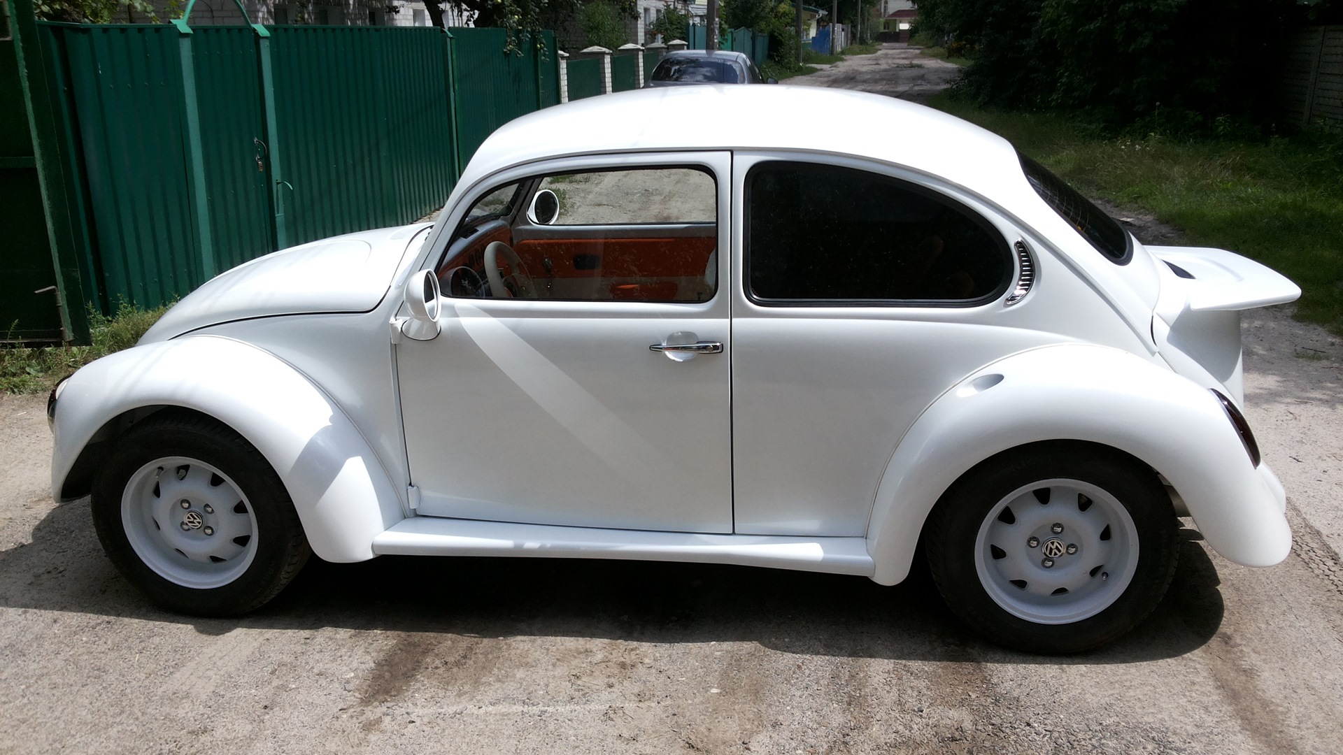 Volkswagen 1800. Фольксваген 1800. VW Kafer in Armenia. Фольксваген Kafer, передний багажник.