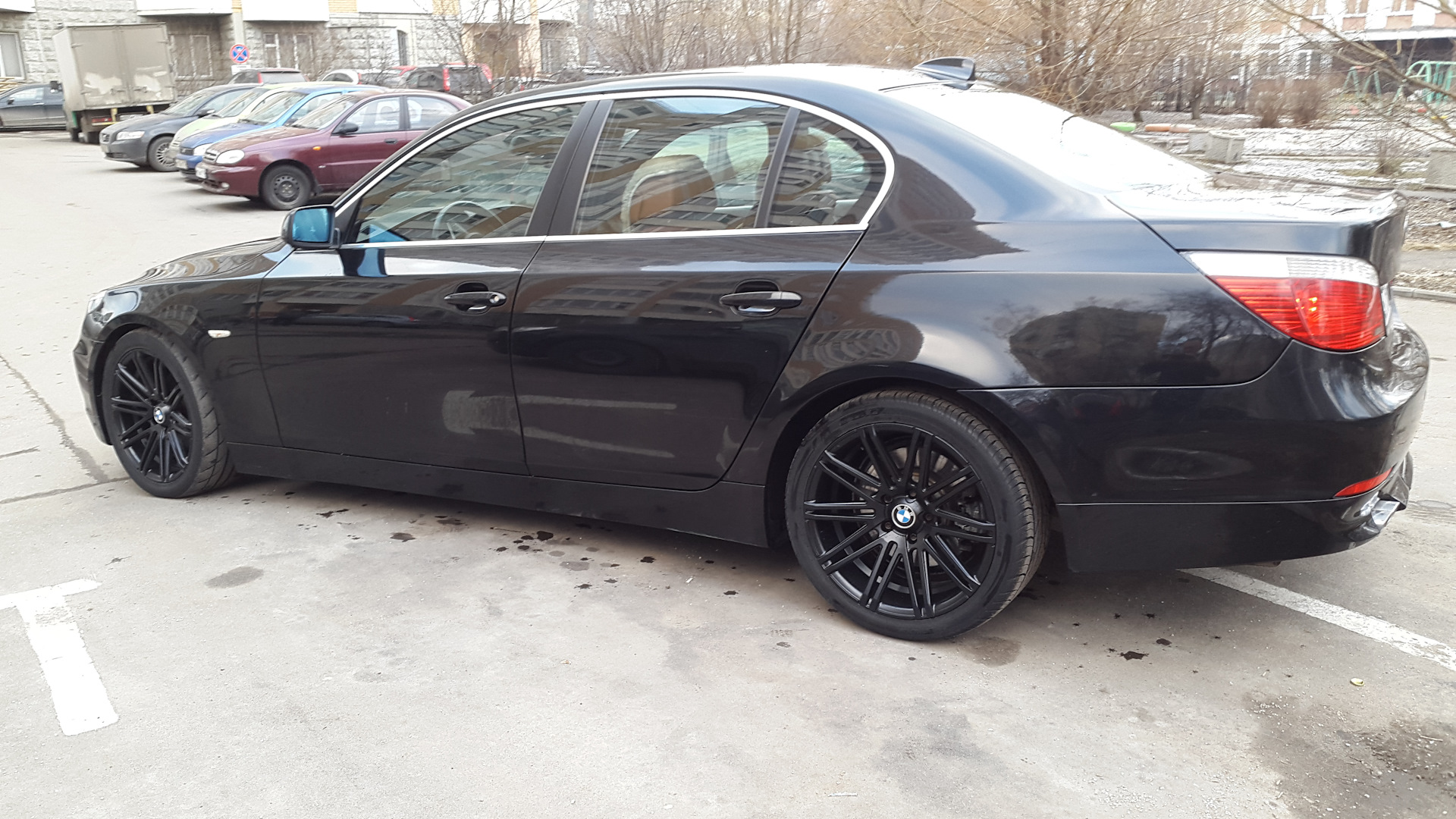 Диски 2005. Литые диски Sakura Wheels 3914 на BMW. Sakura Wheels 3914. BMW 5 на 18 дисках. Чёрная литье на БМВ е60.