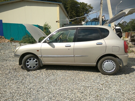 toyota duet 2002