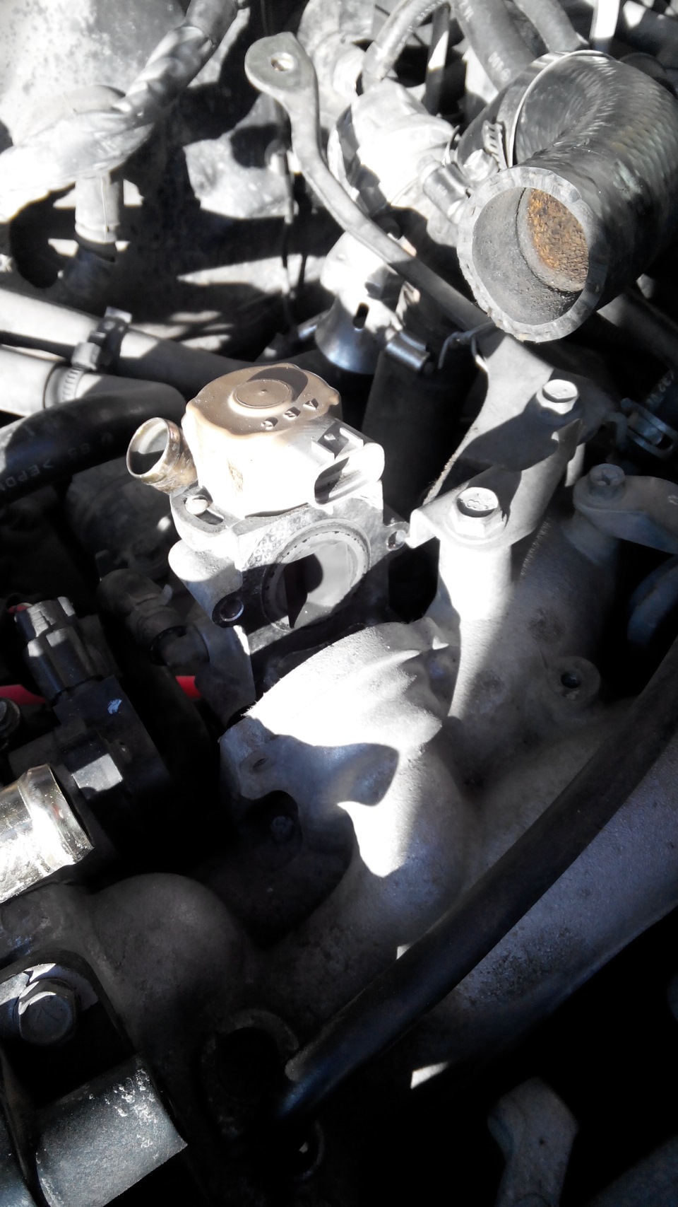Чистка клапана холостого хода — Subaru Forester (SF), 2 л, 1998 года ...