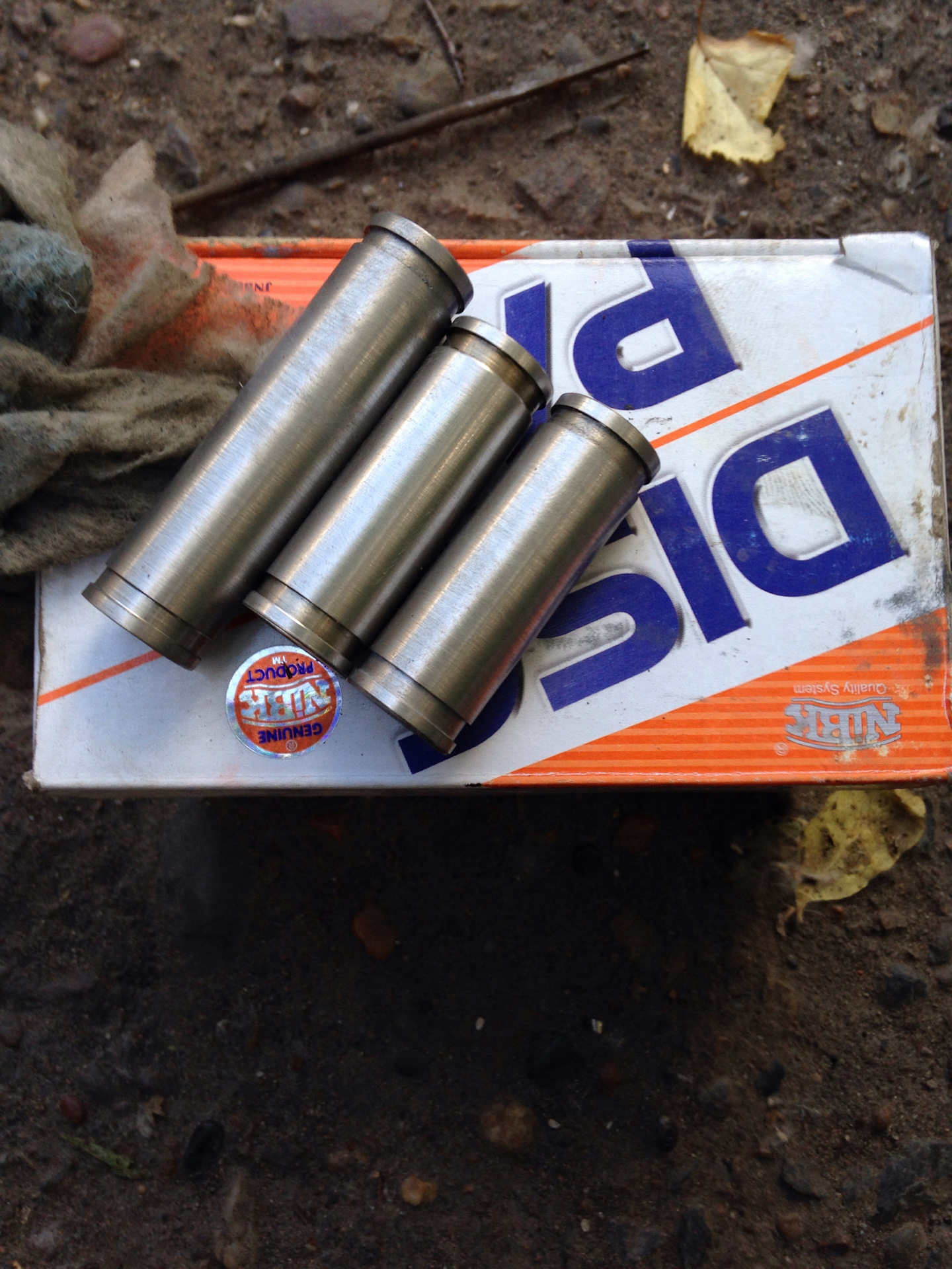 клинят задние тормоза — Pontiac Vibe (1G), 1,8 л, 2002 года | своими ...