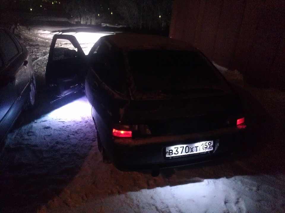 подсветка пространства ног и ниш дверей — Lada 21124, 1,8 л, 2008 года ...