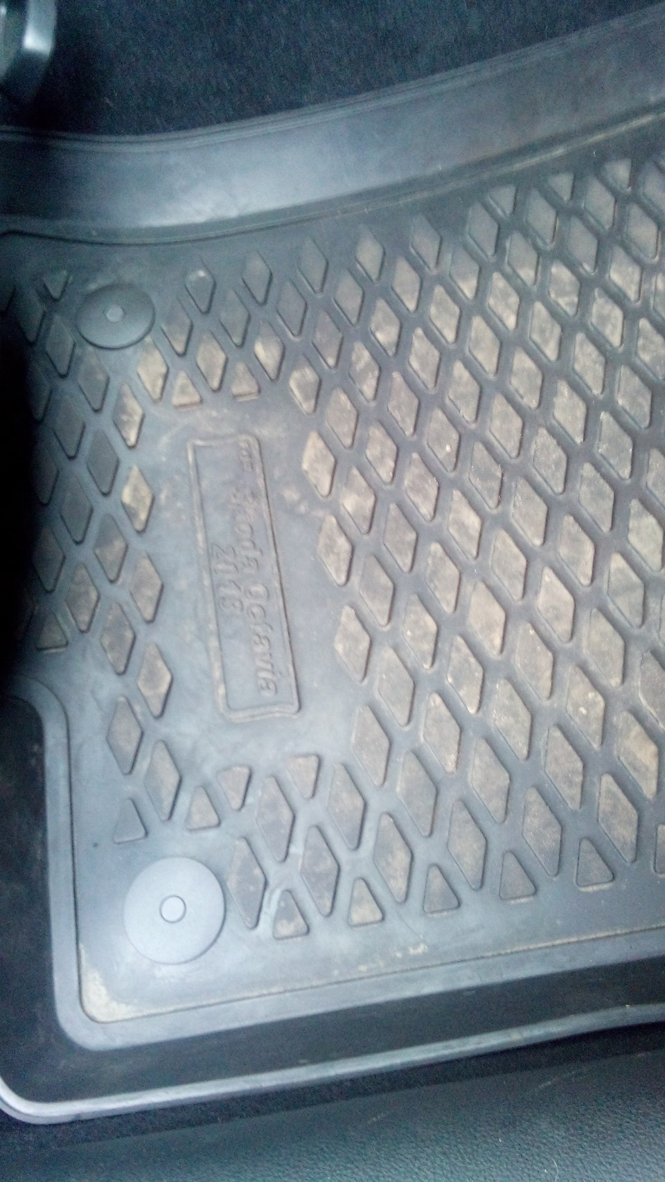 Замена ковриков — Skoda Octavia A7 Mk3, 1,6 л, 2014 года | аксессуары ...