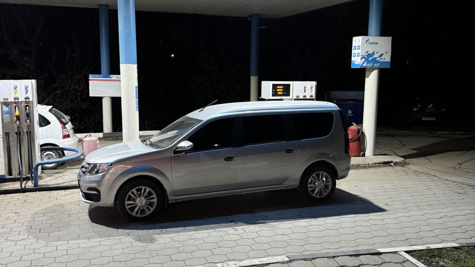 Lada Largus Ларгусян