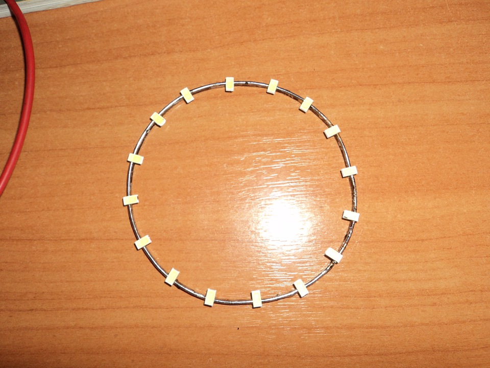 Ангельские глазки дэу нексия n150. d4c5a5cs 960. Ангельские глазки дэу нексия n150 фото. Ангельские глазки дэу нексия n150-d4c5a5cs 960. картинка Ангельские глазки дэу нексия n150. картинка d4c5a5cs 960. Привет Всем…Не дождался ангельских глазок которые заказал www.drive2.ru/l/4982840/где то еще идут… Решил заняться этим сам, может пригодиться… Искал двухсторонний текстолит чтобы сделать плату…не нашел…Читал что для SMD 5730 светодиодов желательно охлаждение…Потом подумывал из алюминия попробовать сделать…Бросил все затеи которые пока трудно воплотить без подручных материалов, буду делать что есть под рукой(на балконе:)), сделать решил из медного провода толщиной 1.5 мм и длиной 26 см.
