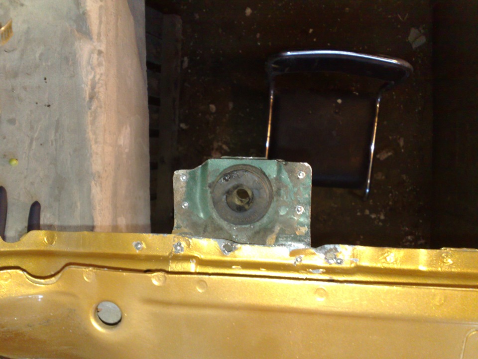 Радиатор часть 2 + 3х портовый соленоид MAC — Mitsubishi Carisma, 2 л ...