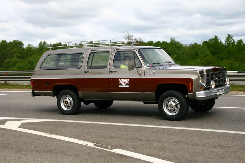 Шевроле субурбан 2024. Chevrolet Suburban 1995. Chevrolet Suburban 1979. Chevrolet Suburban 1985. Chevrolet Suburban 1962.