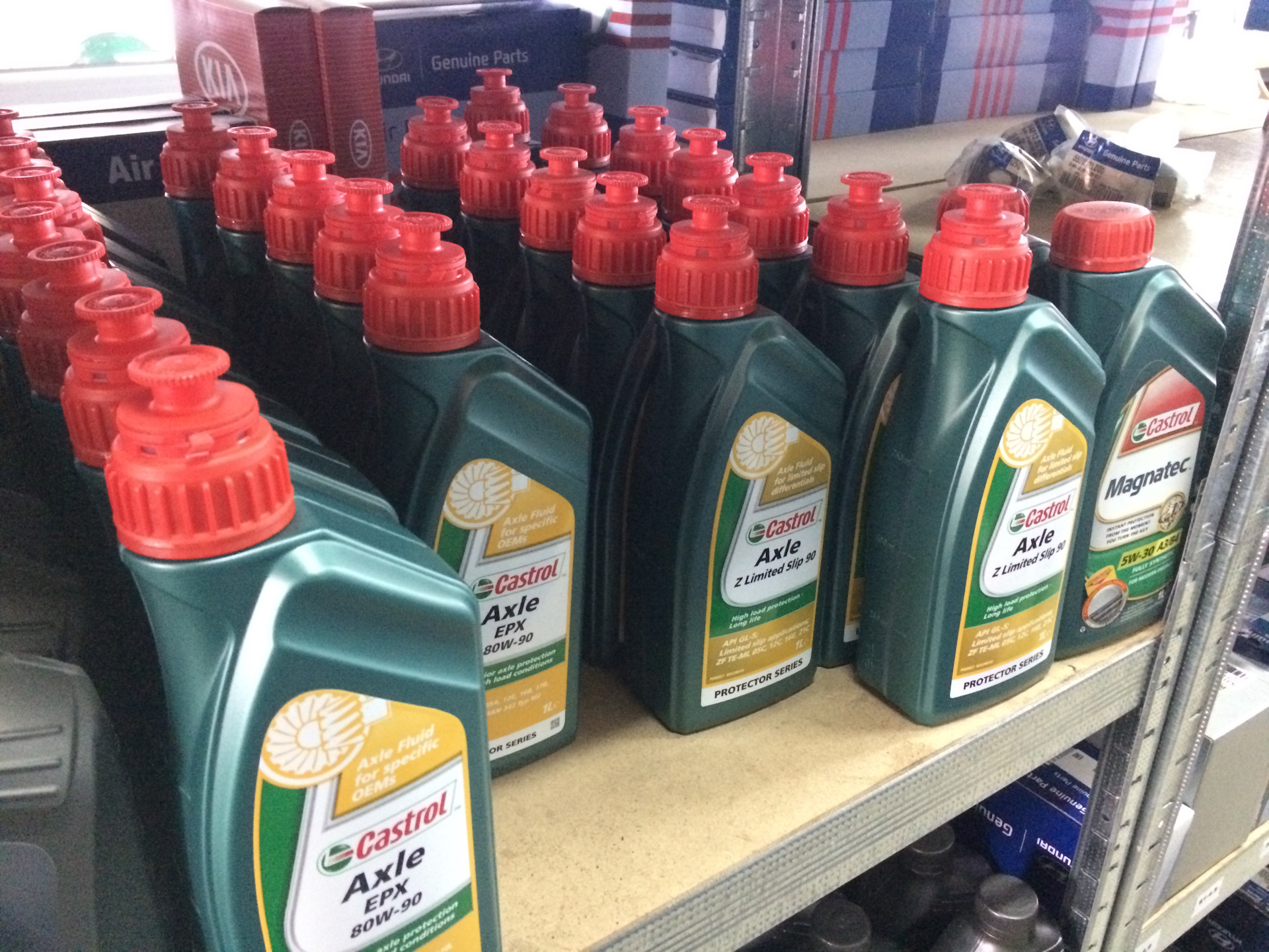 Замена масла в двигателе всего за 990 грн! CASTROL Professional — Bosch ...
